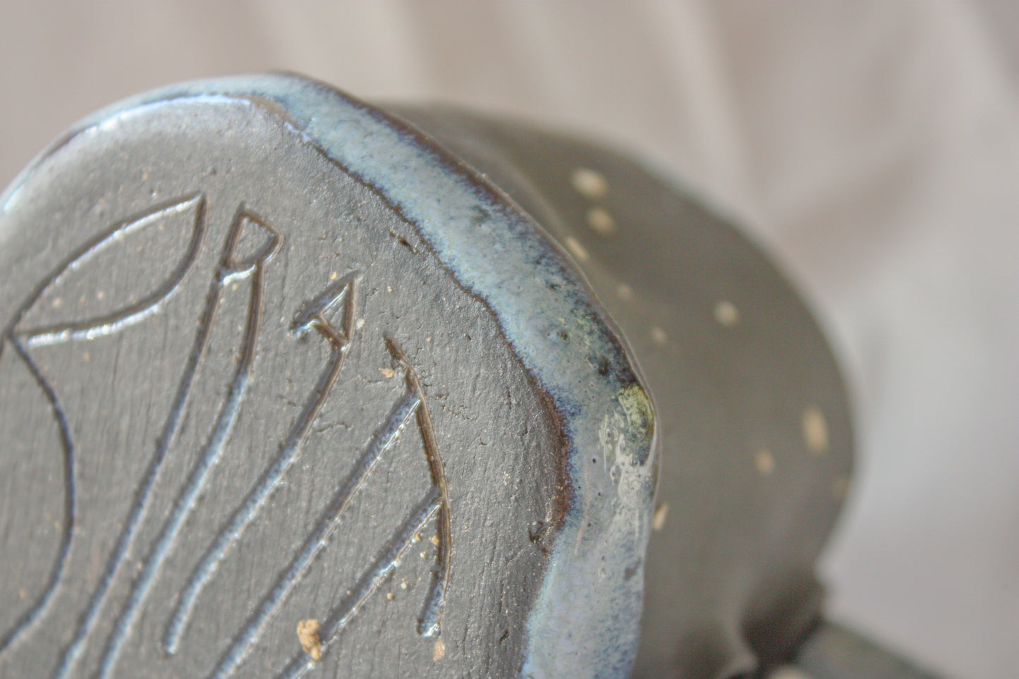 freckle honeycomb mug