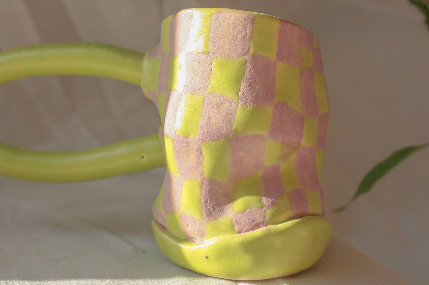 checker cortado mug